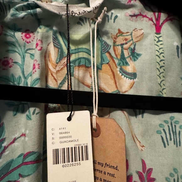 Printfresh long robe in Camel’s Courtyard print - Picture 5 of 5